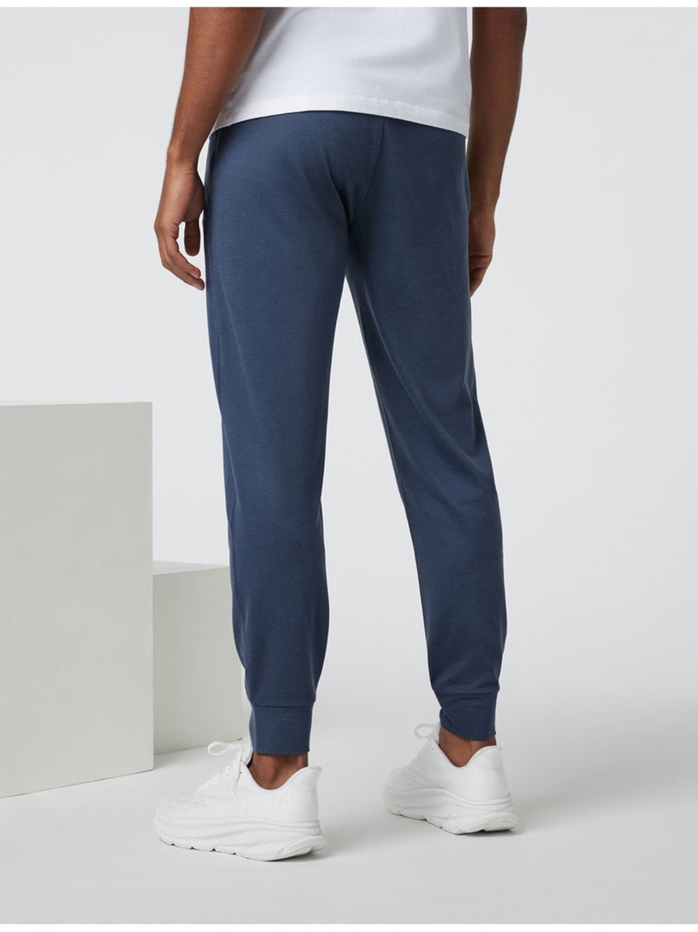 Vuori Men's Performance Joggers - Size Small - Picture 2 of 16